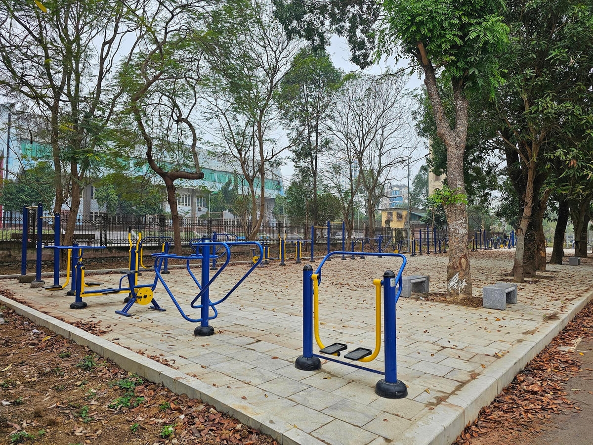 Khu thể thao rộng rãi, thoáng mát với nhiều thiết bị tập luyện