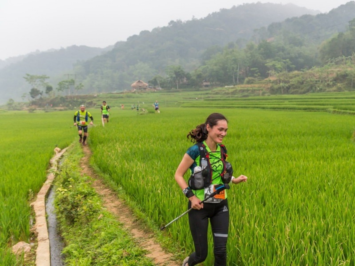 Tuyến trekking săn mây Pù Luông dài 11 km