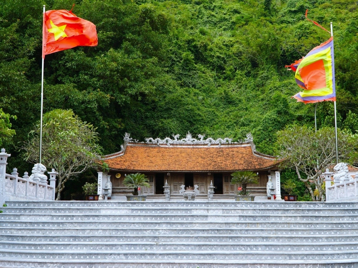 Đền thờ Mai An Tiêm là điểm đến hàng đầu Thanh Hóa