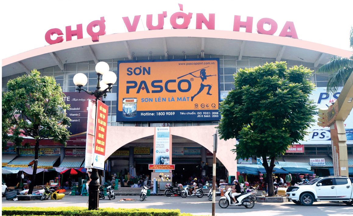Không gian mua sắm kết hợp trải nghiệm lễ hội truyền thống đặc trưng của xứ Thanh
