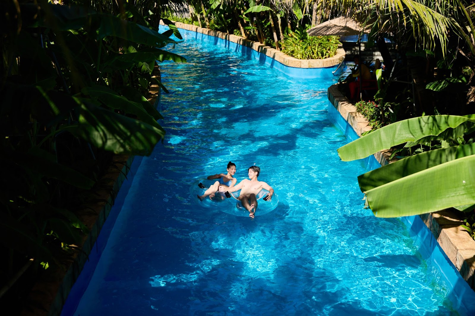Thư giãn với sông lười và hồ tạo sóng tại Sun World Sam Son.