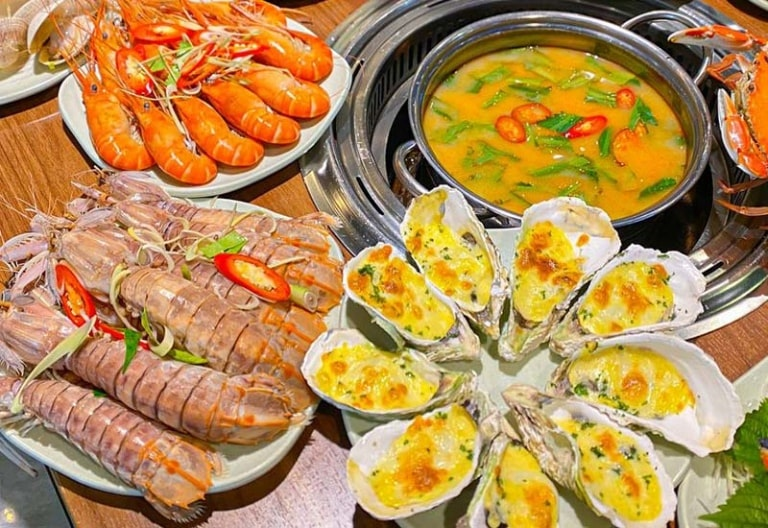Hải sản Thanh Hóa chế biến đa dạng, từ hấp, nướng đến lẩu, giữ trọn vị tươi ngon
