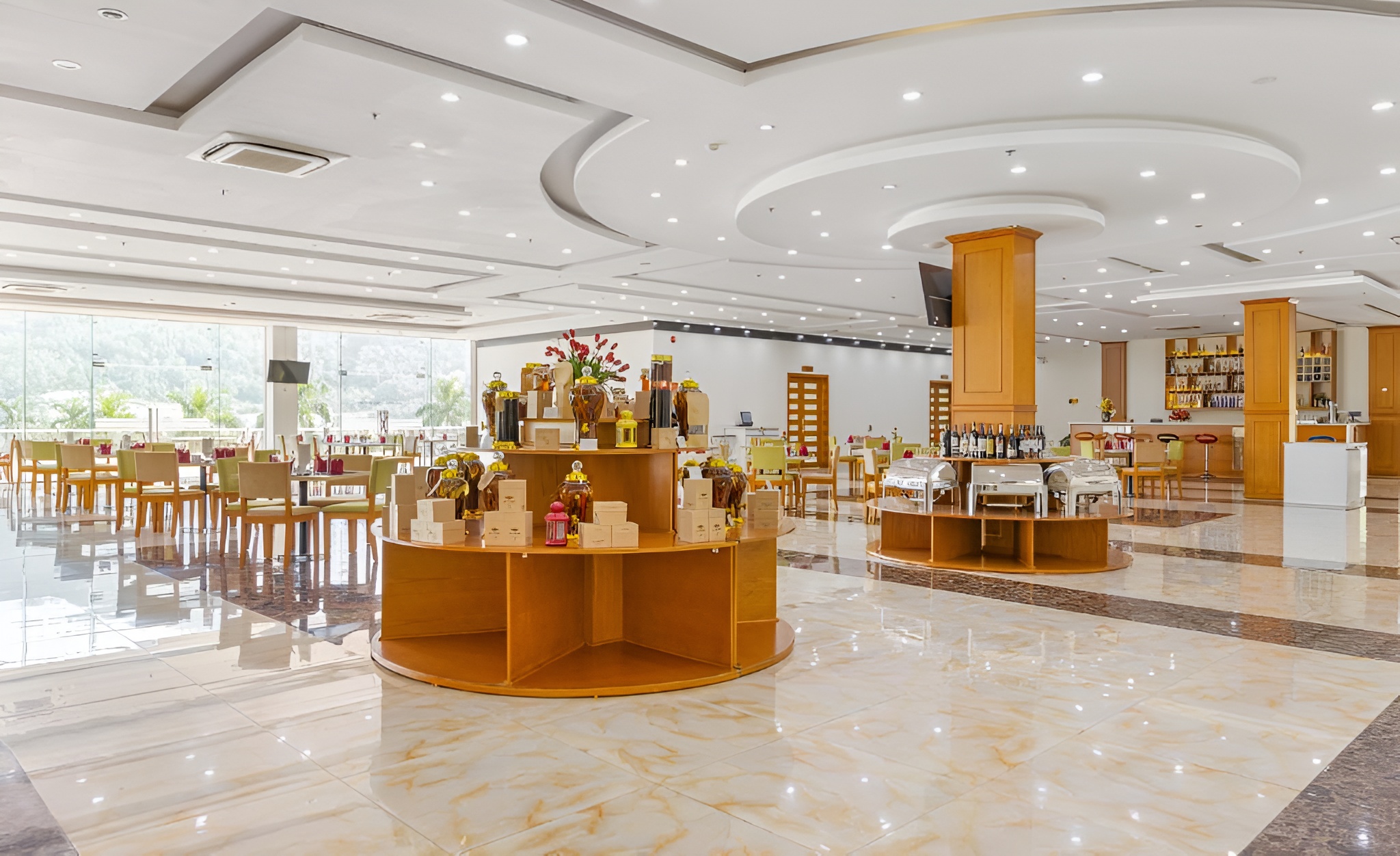 Anh Phát Resort Thanh Hóa nổi bật với không gian nhà hàng hiện đại, rộng thoáng, tiện nghi cao cấp