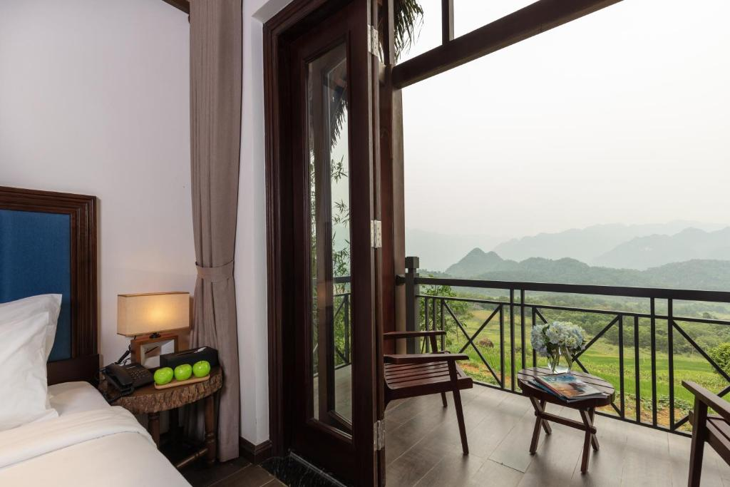 Phòng nghỉ view núi yên tĩnh, lãng mạn, lý tưởng cho cặp đôi tận hưởng kỳ nghỉ riêng tư