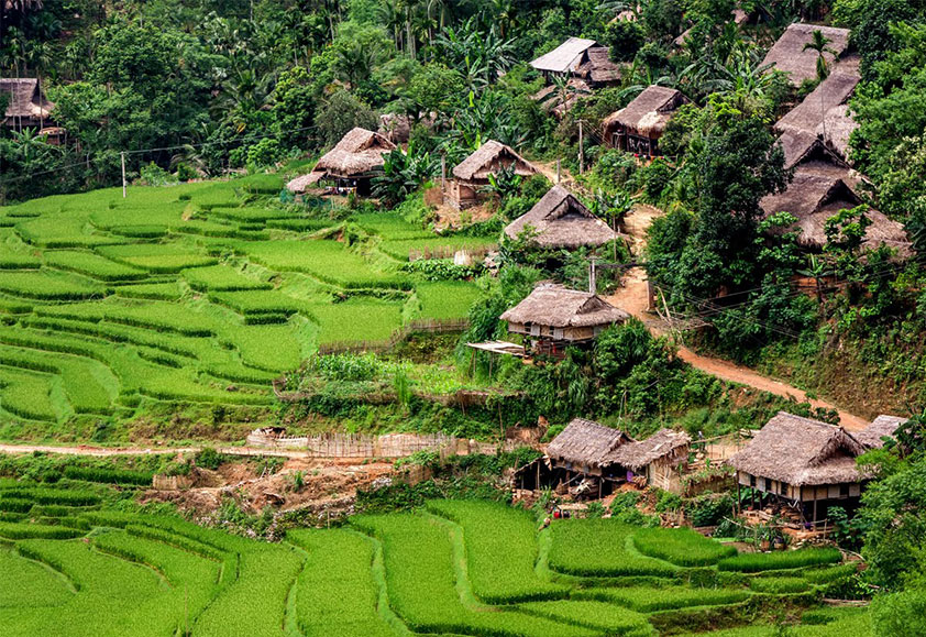 Vẻ đẹp bản làng Thái Mường với nếp nhà sàn truyền thống giữa núi rừng