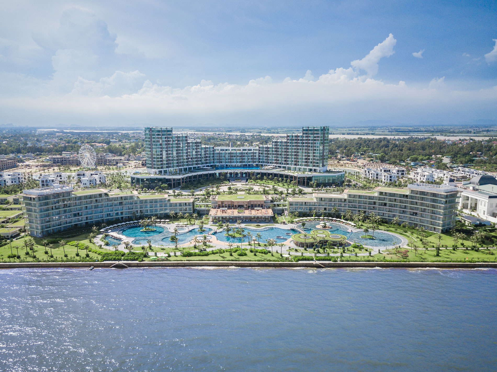 FLC Samson Beach & Golf Resort, điểm nghỉ dưỡng sang trọng bên biển Sầm Sơn