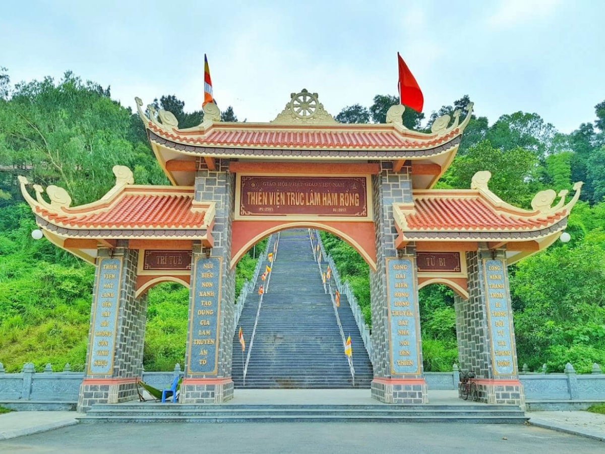 Thiền viện Trúc Lâm Hàm Rồng sở hữu vẻ đẹp thanh tịnh, yên bình