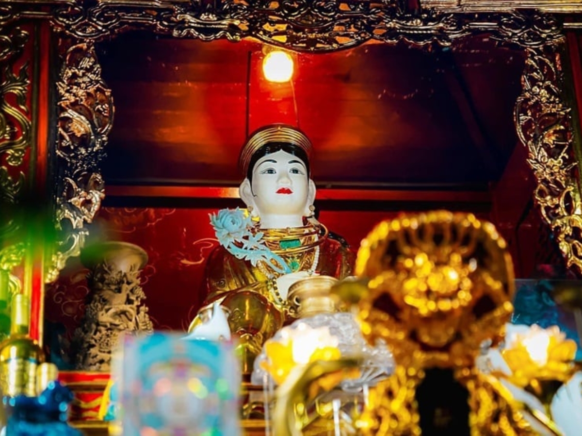 Cô Bơ Bông là một trong Tứ phủ Thánh Cô nổi tiếng