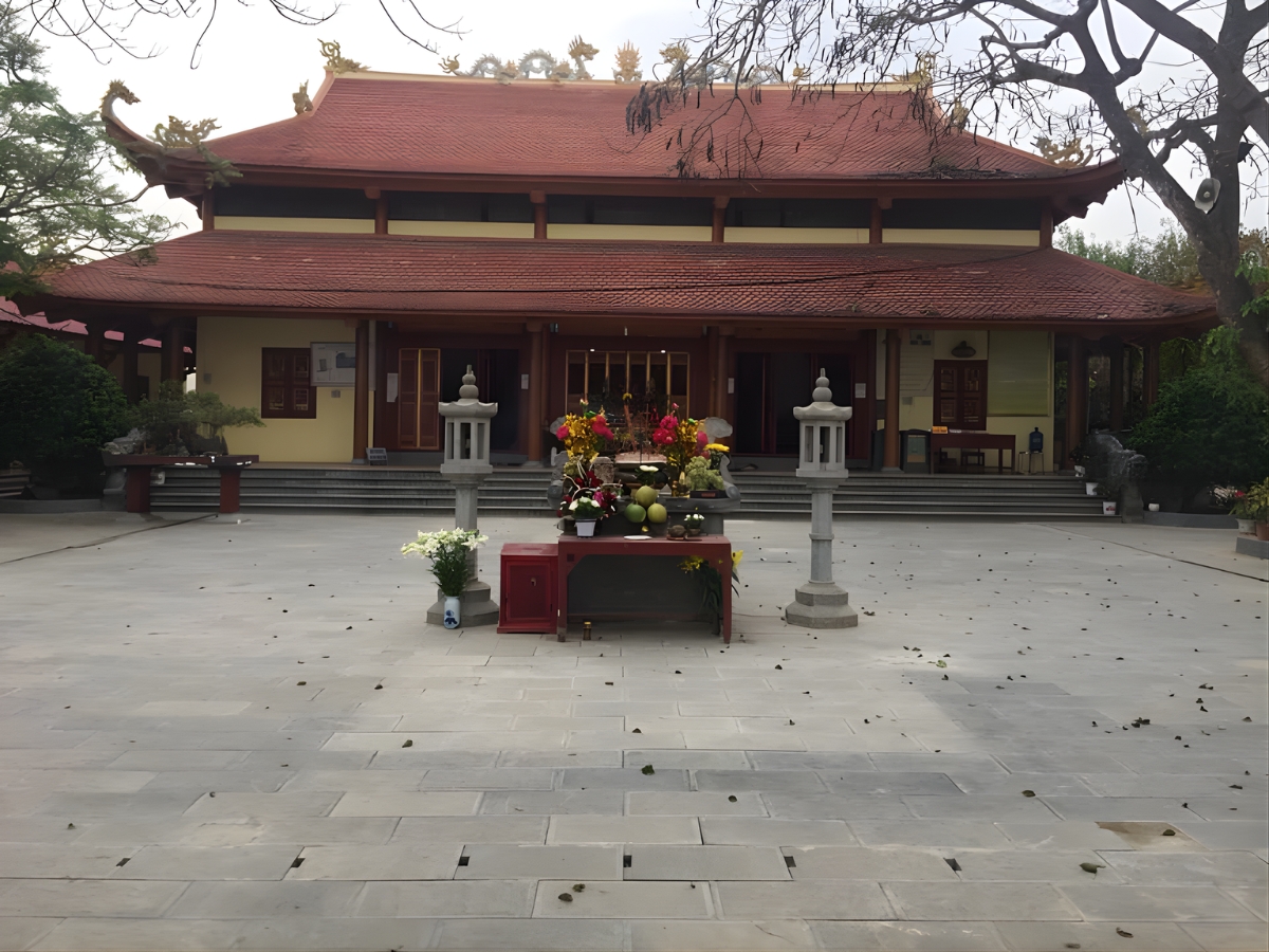 Đền Cô Bơ Thanh Hóa là một trong những điểm tâm linh tiêu biểu của tín ngưỡng thờ Mẫu Tam Phủ