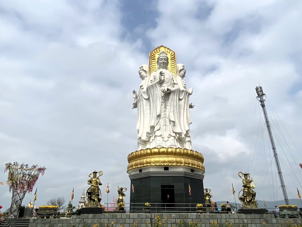 Tượng Phật 4 mặt lớn nhất xứ Thanh