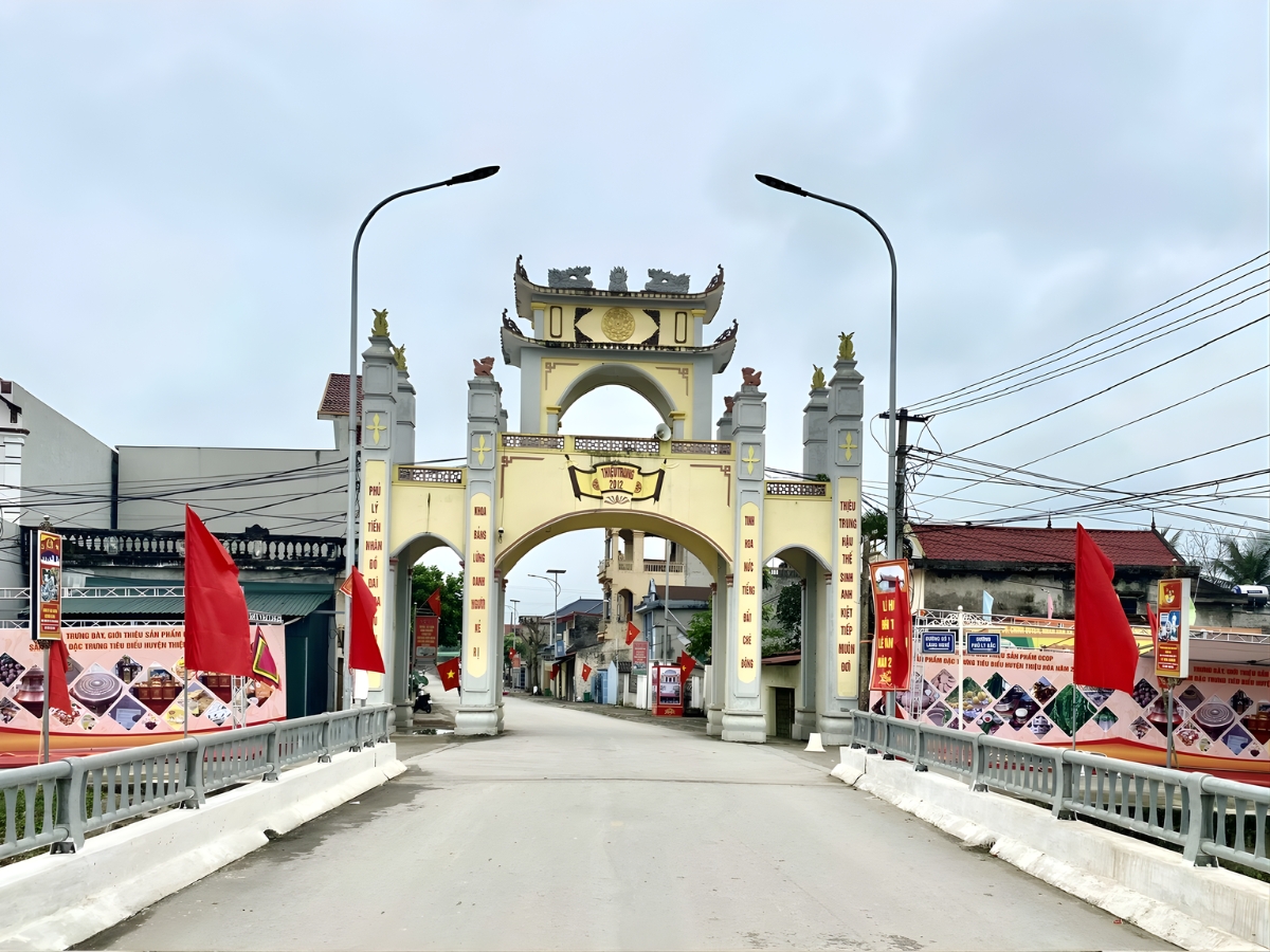 Thiệu Hóa là một huyện cũ của tỉnh Thanh Hóa, với nhiều địa điểm tham quan, du lịch nổi bật