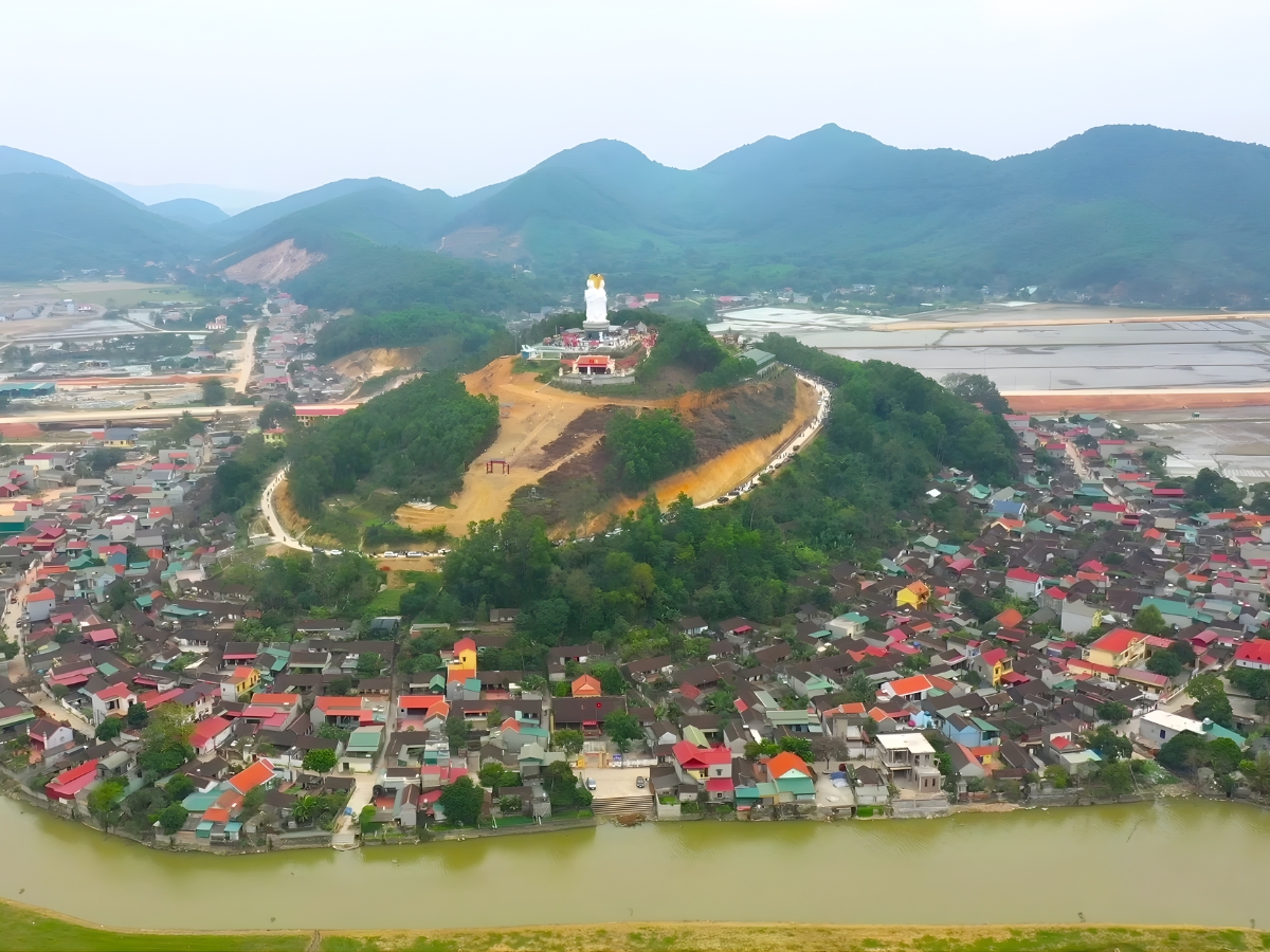 Hà Trung là vùng đất mang đậm dấu ấn lịch sử, văn hóa, đồng thời sở hữu cảnh quan thiên nhiên hài hòa.