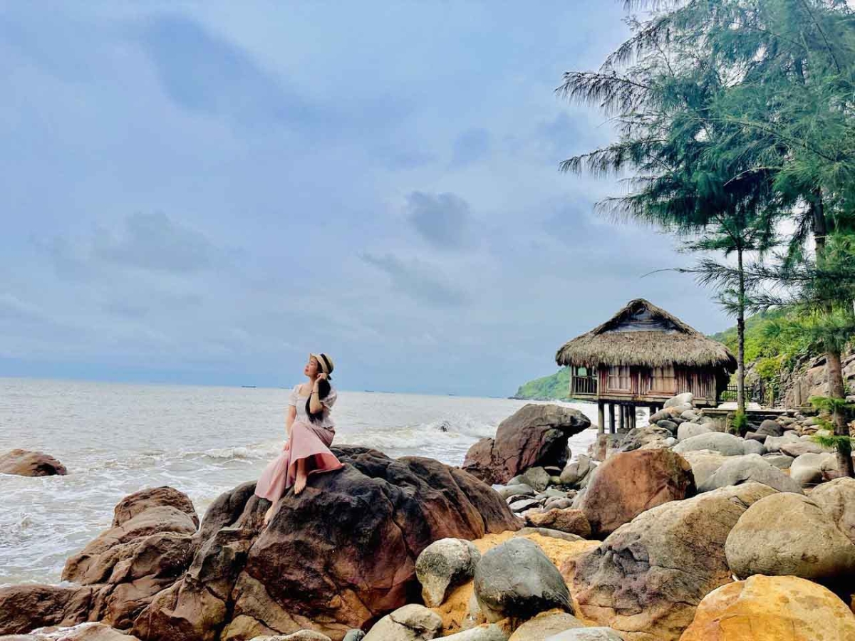Các bãi đá ở Thanh Hóa là điểm check-in yêu thích của du khách.
