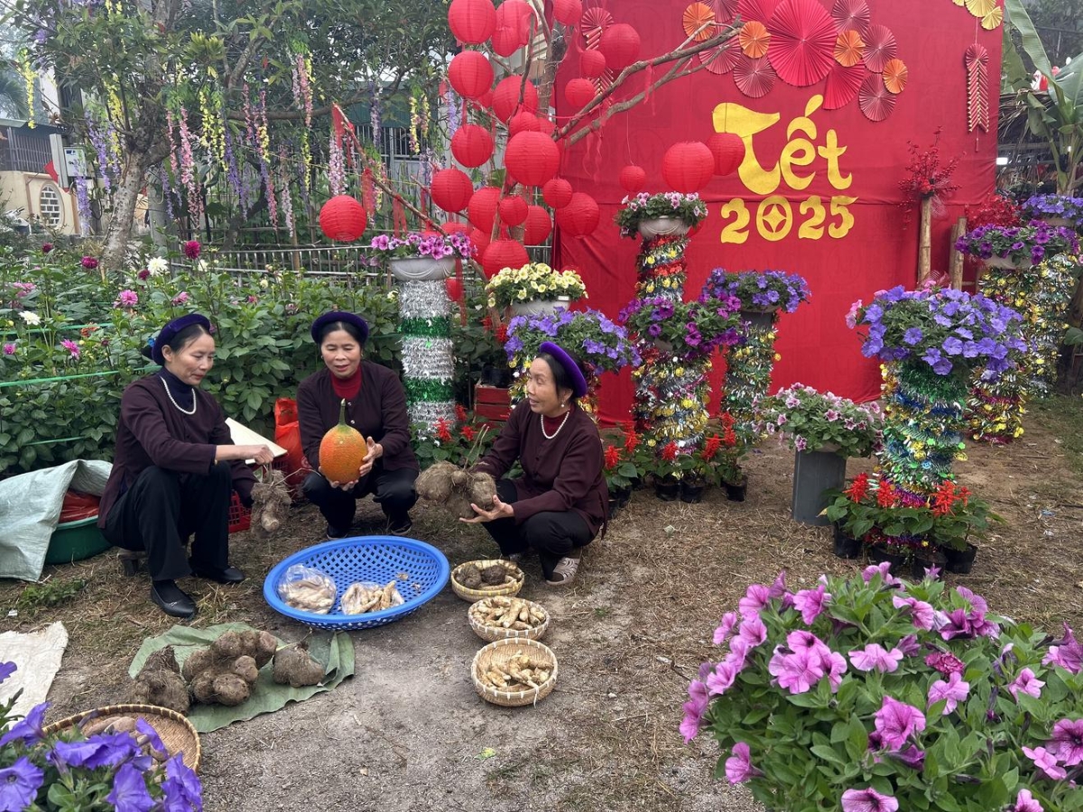 Làng cổ Đông Sơn là điểm đến lý tưởng cho những bộ ảnh áo dài hay phong cách cổ điển