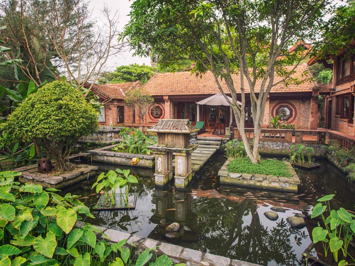 Vạn Chài Resort sở hữu không gian mộc mạc, yên bình, gần gũi với thiên nhiên