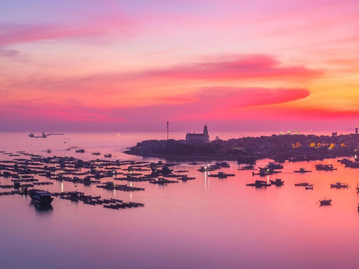 Thời điểm lý tưởng để du lịch đảo Nghi Sơn là từ tháng 4 đến tháng 6 hằng năm.
