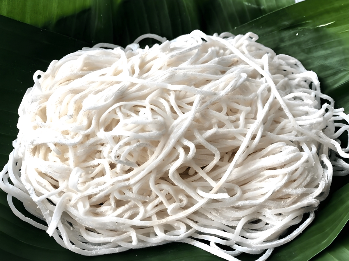 Sợi bánh canh phải đạt độ dai mềm, không bị bở hay nát