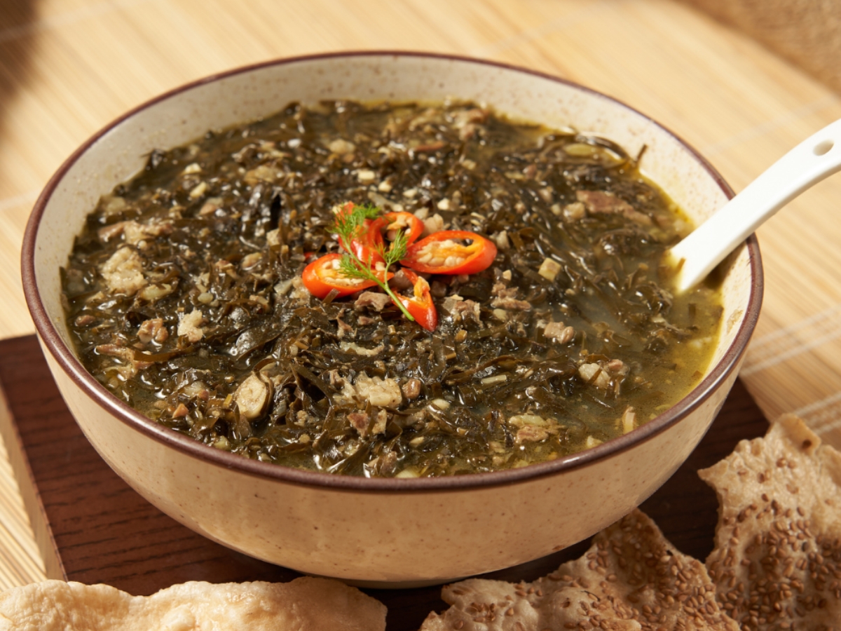 Canh lá đắng nấu với cá lạ miệng, thơm ngon, chuẩn vị xứ Thanh