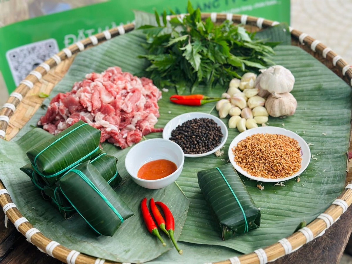 Chuẩn bị nguyên liệu làm nem nướng Thanh Hóa