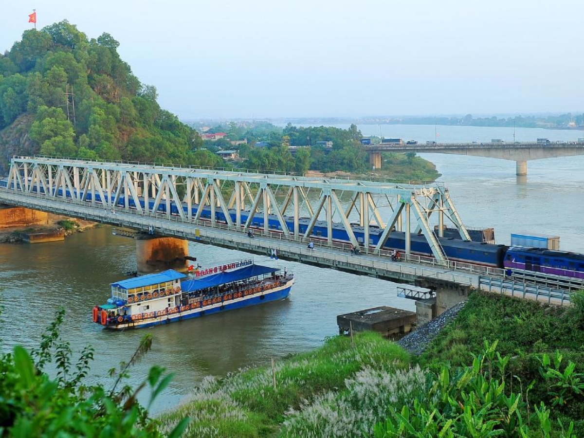 Khu di tích Hàm Rồng là quần thể quy tụ nhiều địa danh nổi tiếng của xứ Thanh.