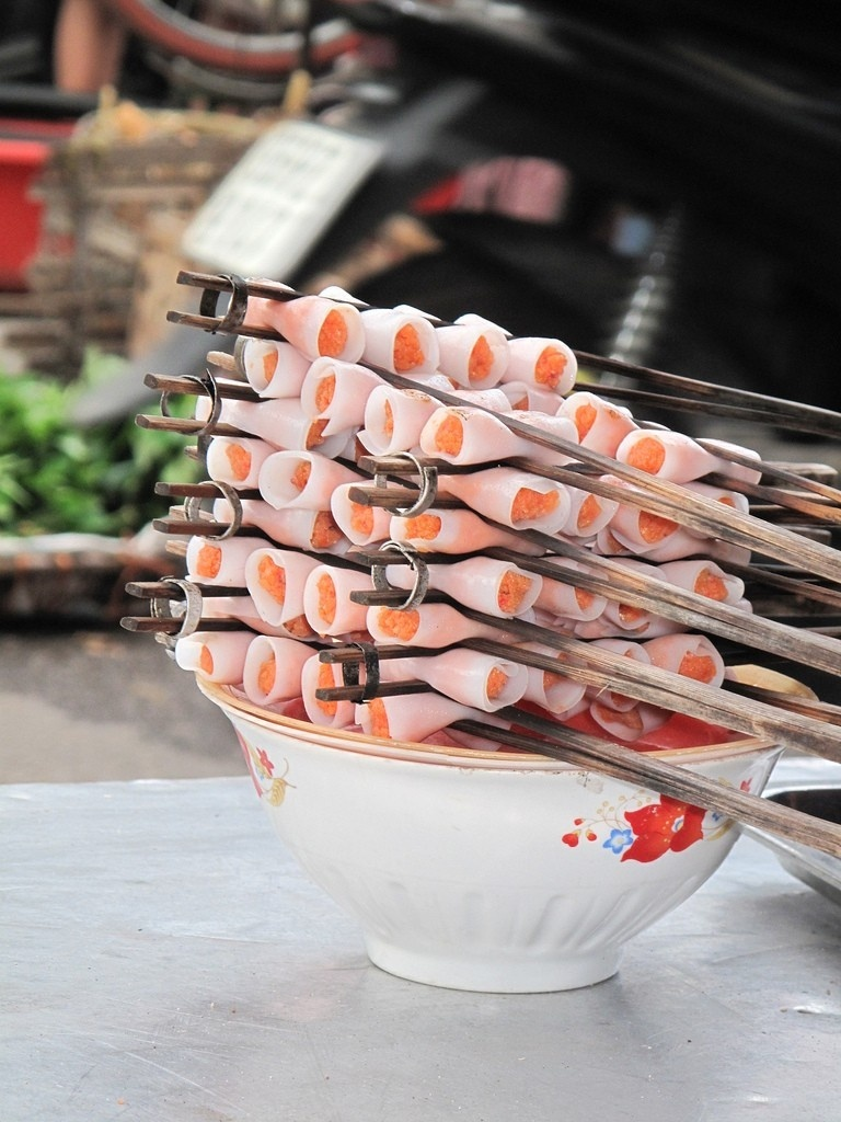 Bảo quản và hâm nóng đúng cách giúp chả tôm giữ trọn hương vị