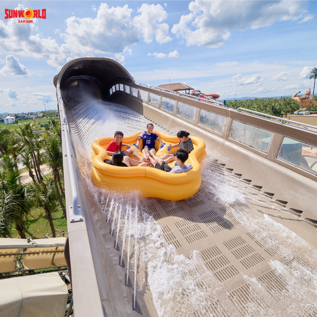 Tháng 6 - 7 với nắng đẹp, thời tiết ấm áp, thích hợp để vui chơi tại Sun World Sam Son.