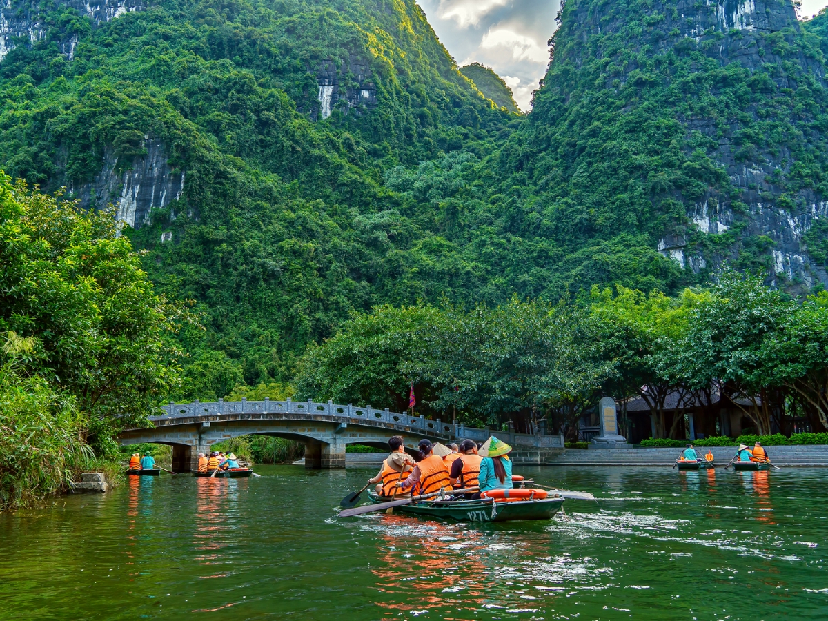 Tràng An được UNESCO ghi nhận là Di sản Văn hóa và Thiên nhiên thế giới. 
