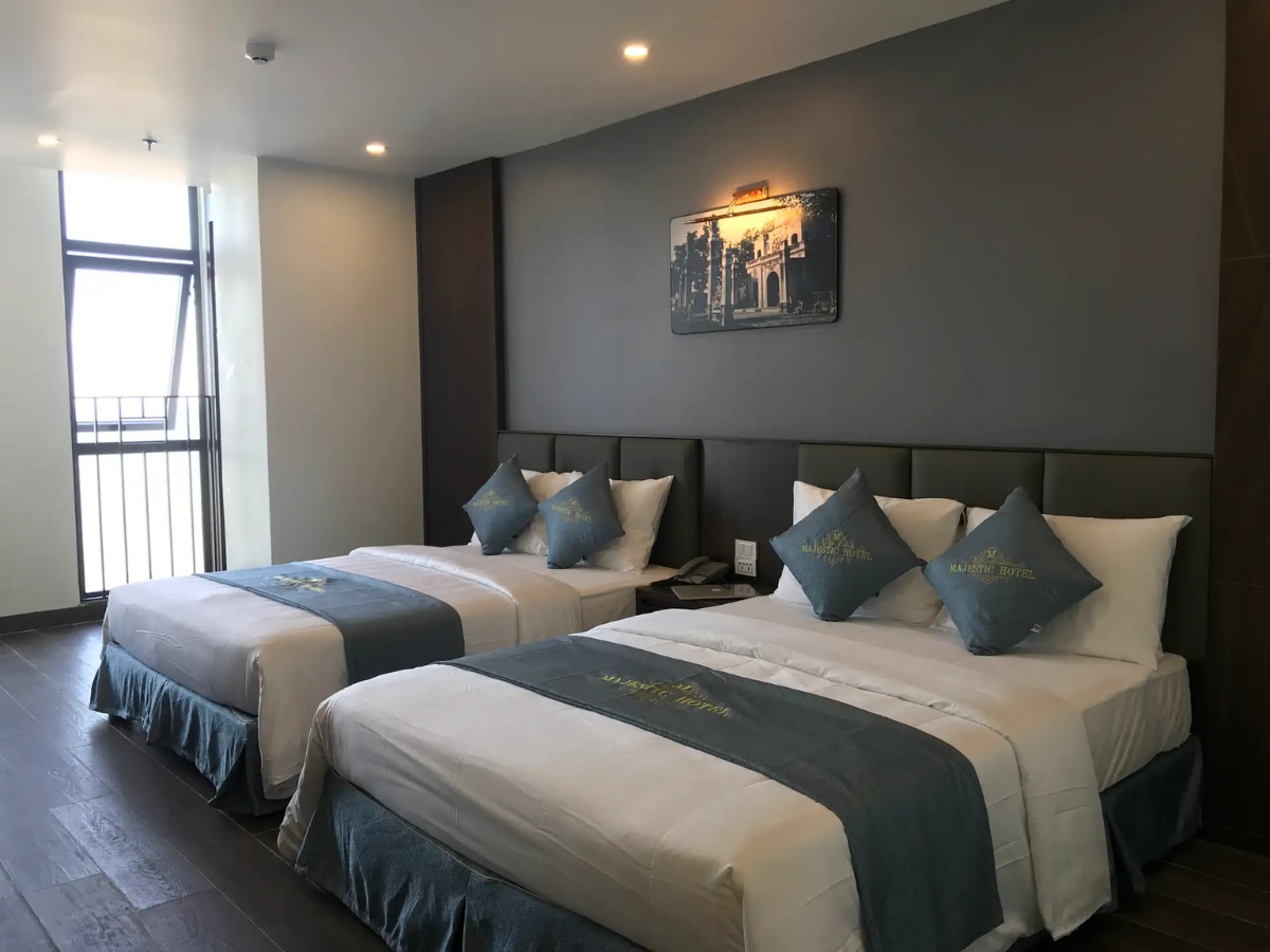 Du khách nên đặt phòng từ sớm để có được căn phòng ưng ý với mức giá tốt nhất.