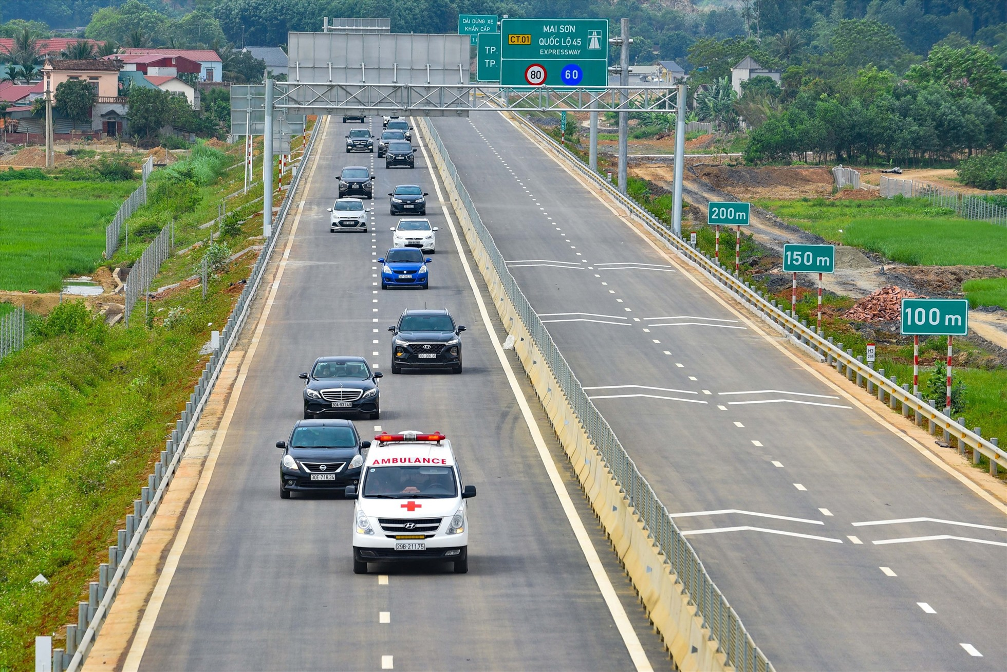Tuyến cao tốc kết nối Hà Nội với Sầm Sơn giúp rút ngắn thời gian di chuyển.