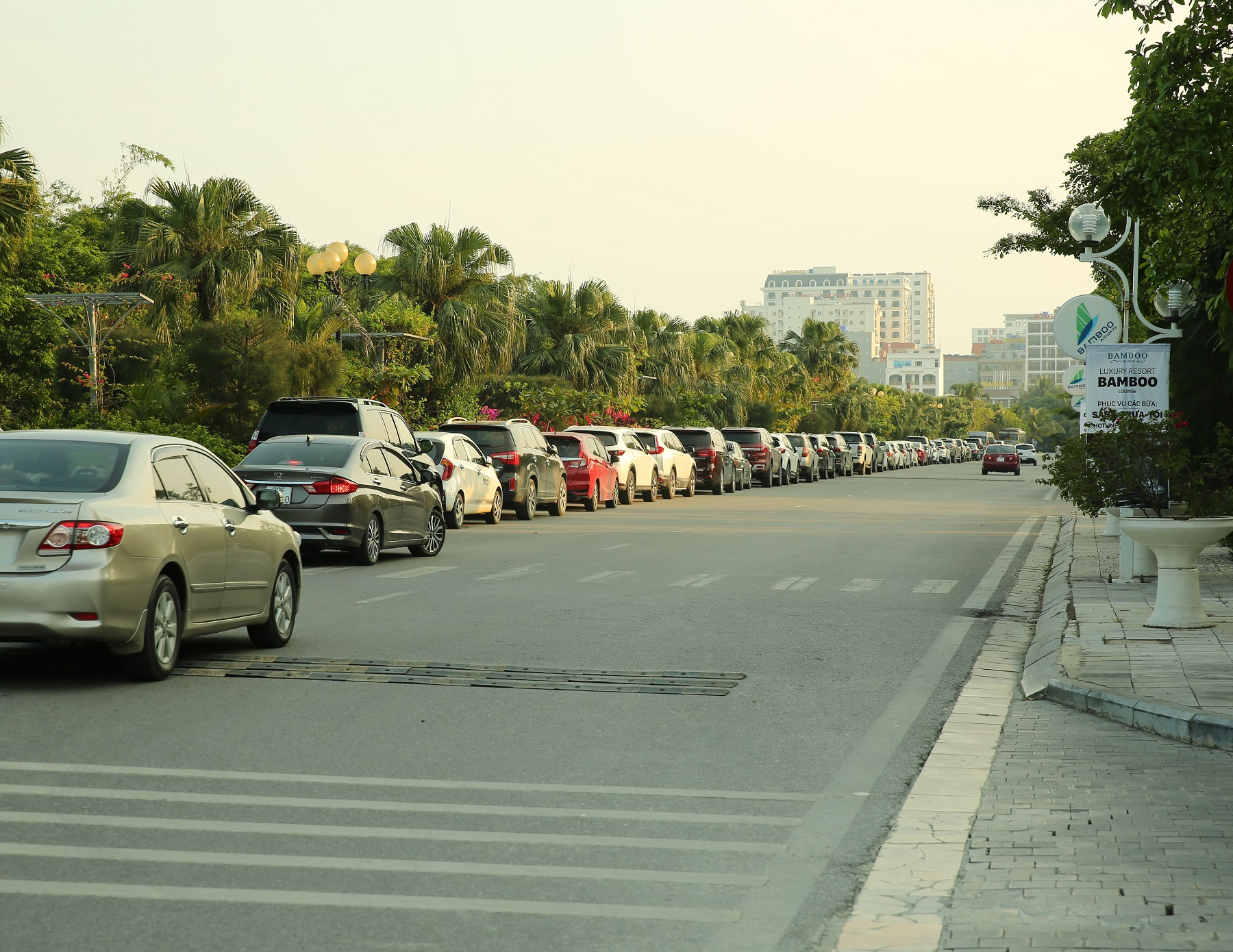 Tài xế nên kiểm tra lốp xe và các hạng mục an toàn trước khi khởi hành đến Sầm Sơn.