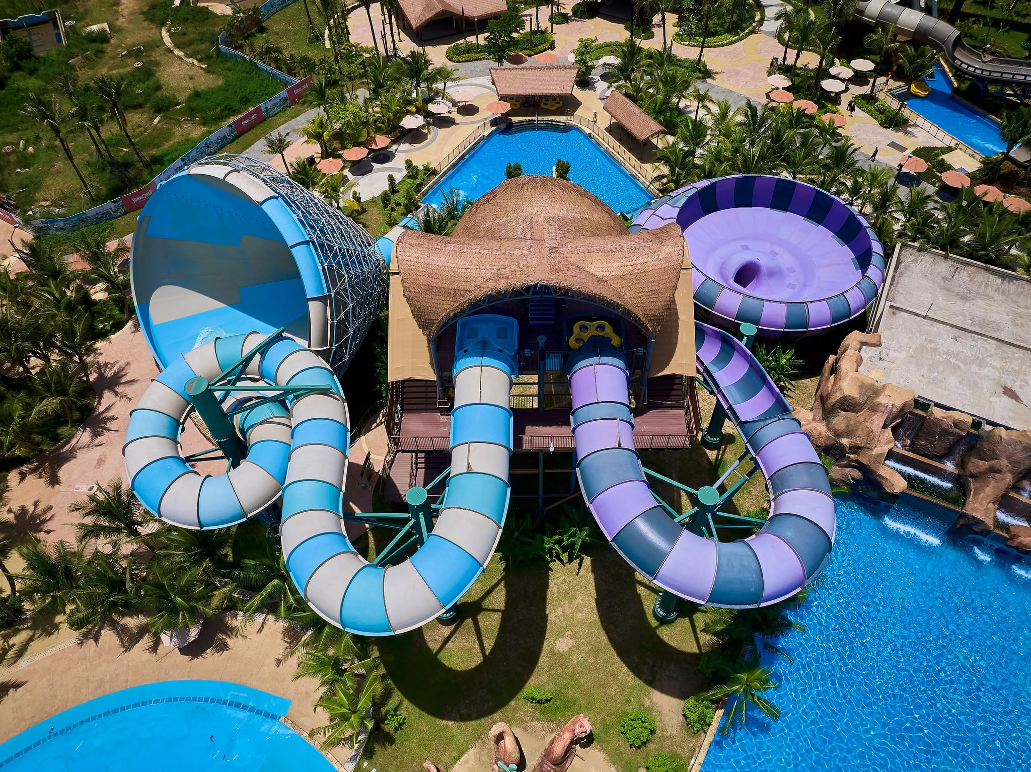 Những đường trượt nước đầy sảng khoái tại Sun World Sam Son.