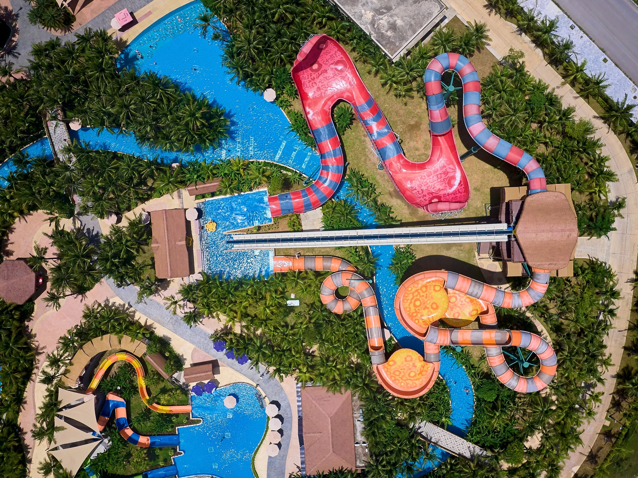 Sun World Sam Son với nhiều trò chơi nước thú vị cho mùa hè sôi động.
