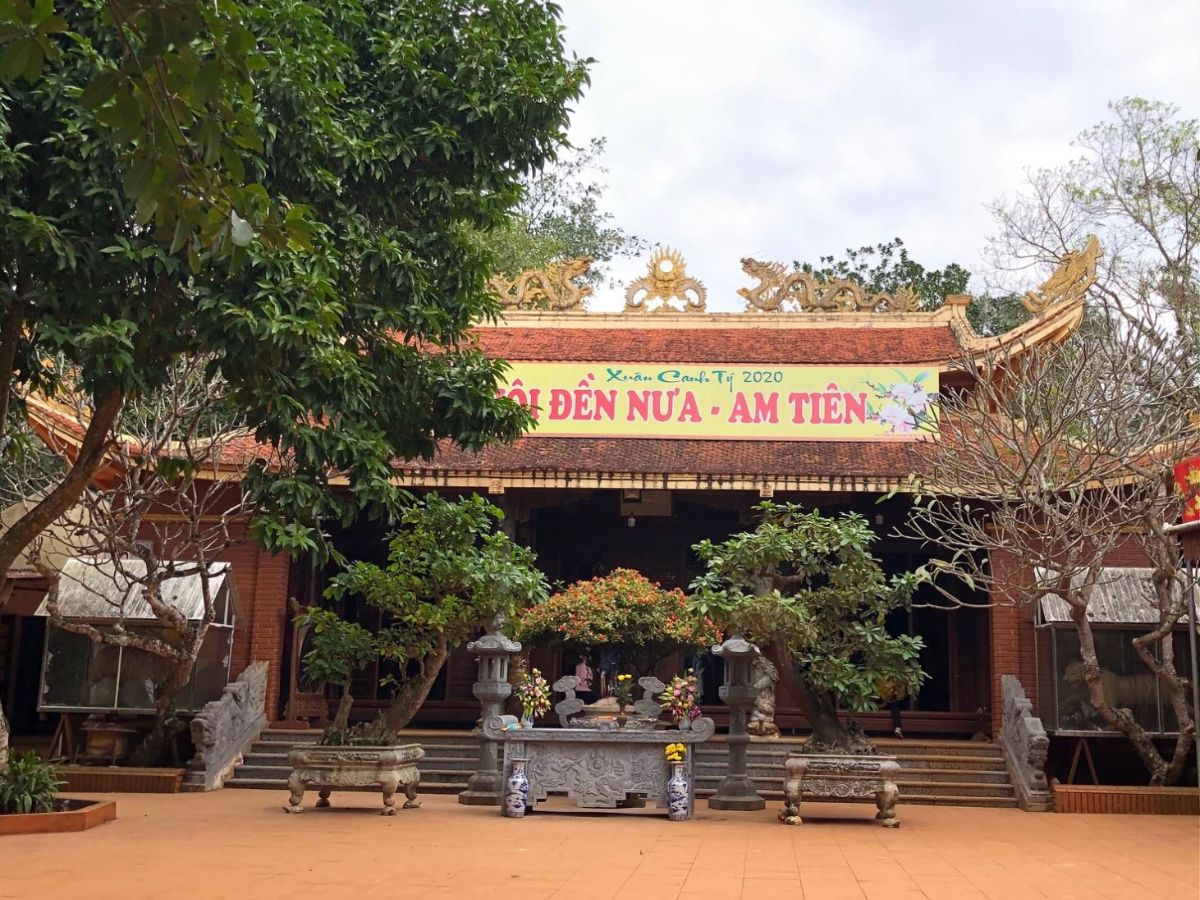 Khu di tích đền Nưa - Am Tiêm linh thiên gắn liền với truyền thuyết tâm linh đặc biệt Khu di tích đền Nưa - Am Tiêm linh thiên gắn liền với truyền thuyết tâm linh đặc biệt