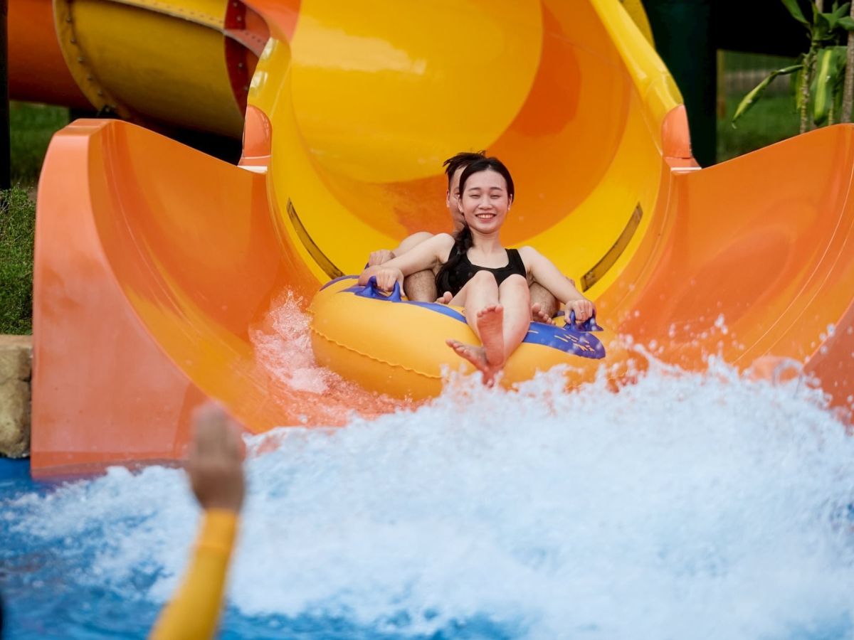 Kết hợp nghỉ dưỡng sinh thái và giải trí tại công viên nước Sun World Sam Son cho cả gia đình.  Kết hợp nghỉ dưỡng sinh thái và giải trí tại công viên nước Sun World Sam Son cho cả gia đình.