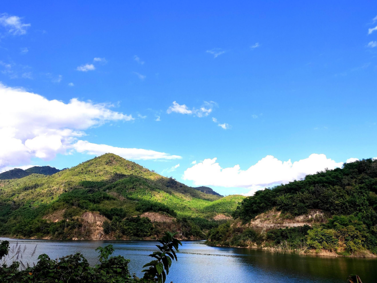 Lịch trình 2 ngày 1 đêm được thiết kế tối ưu cho những du khách có thời gian hạn chế. Lịch trình 2 ngày 1 đêm được thiết kế tối ưu cho những du khách có thời gian hạn chế.