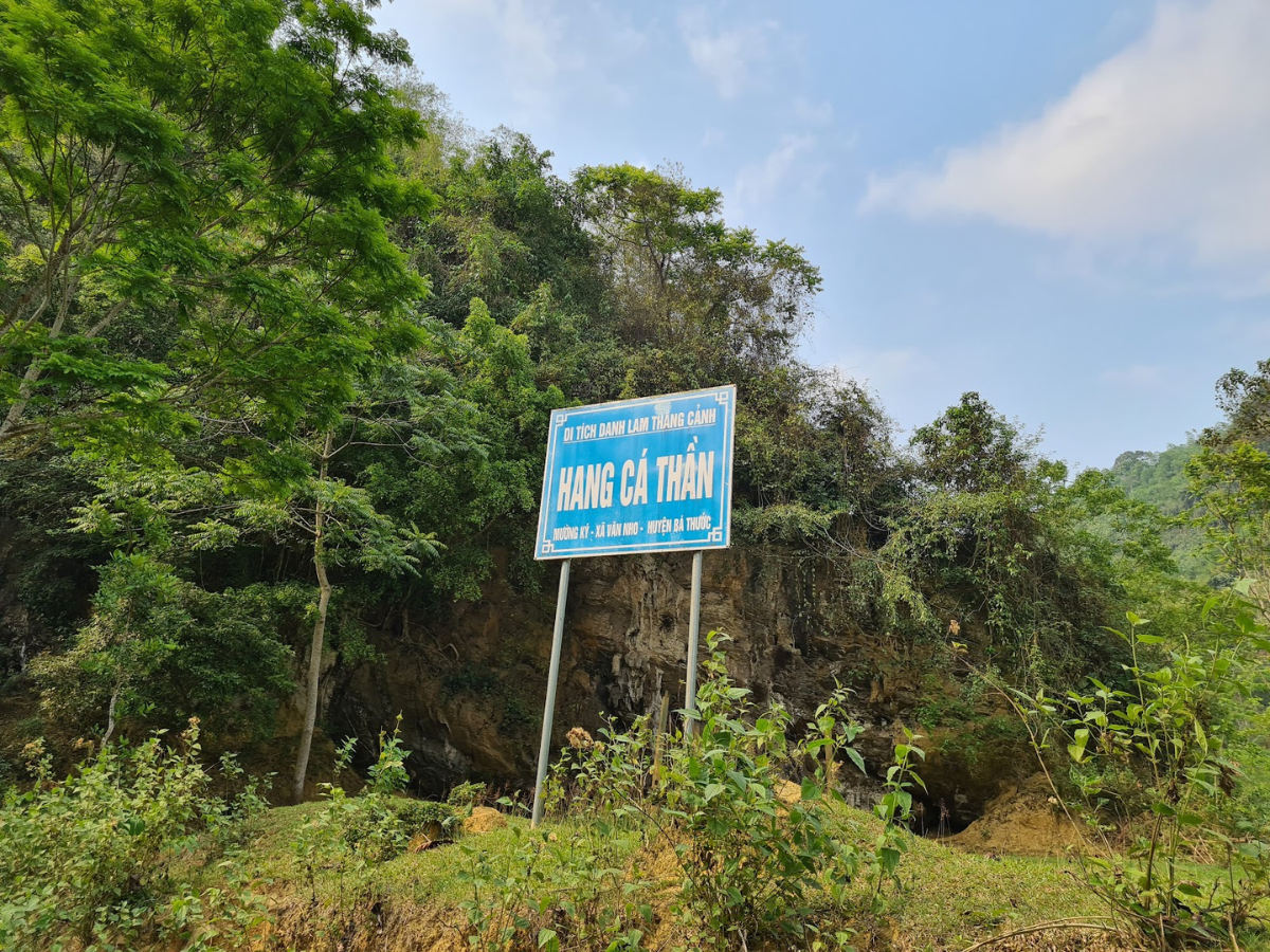 Hang cá thần Văn Nho tọa lạc tại xã Bá Thước như một viên ngọc quý được thiên nhiên cất giấu.