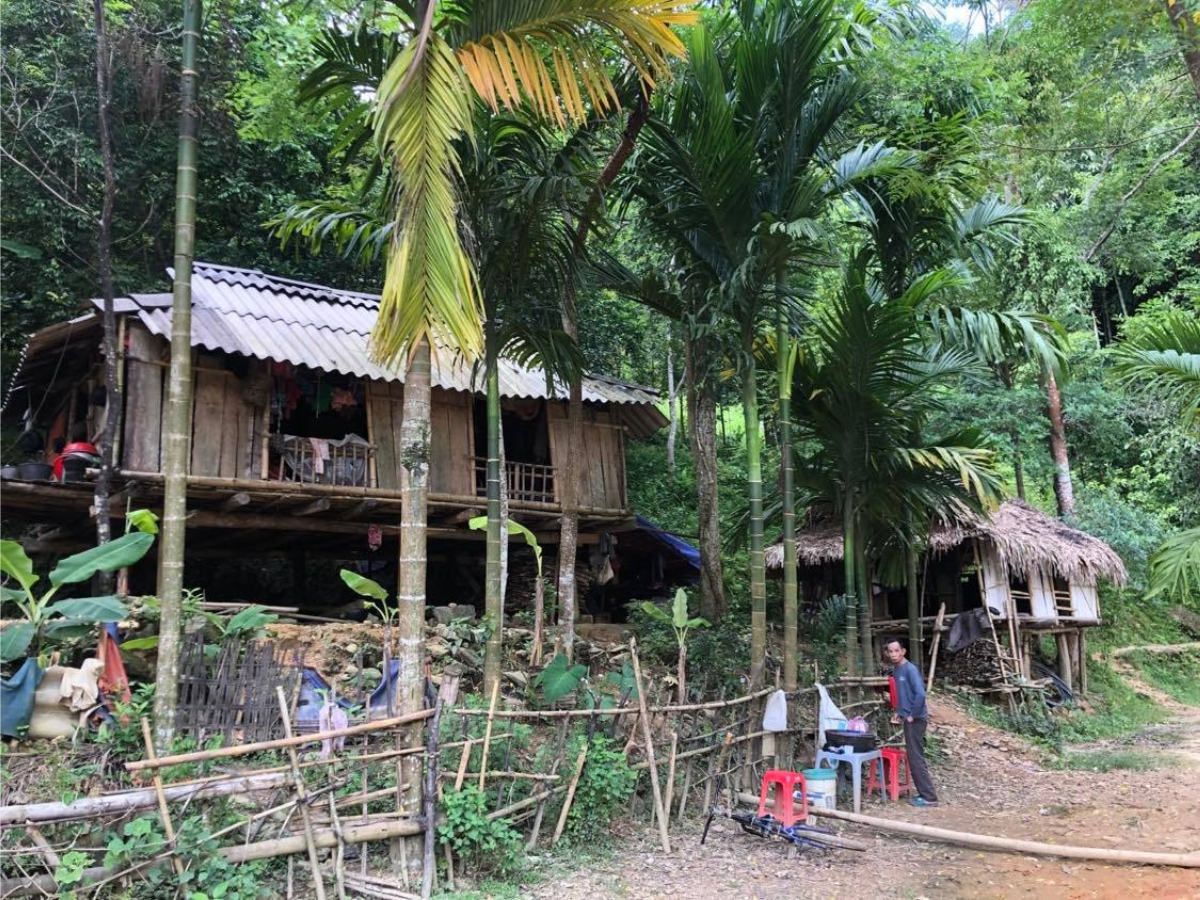 Du khách cần lưu ý mặc trang phục lịch sự và tránh gây tiếng ồn lớn. 