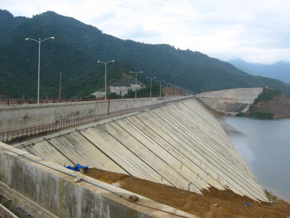 Cửa Đạt Thanh Hóa đóng vai trò như một "khiên chắn lũ lớn" bảo vệ hạ du sông Chu. Cửa Đạt Thanh Hóa đóng vai trò như một "khiên chắn lũ lớn" bảo vệ hạ du sông Chu.