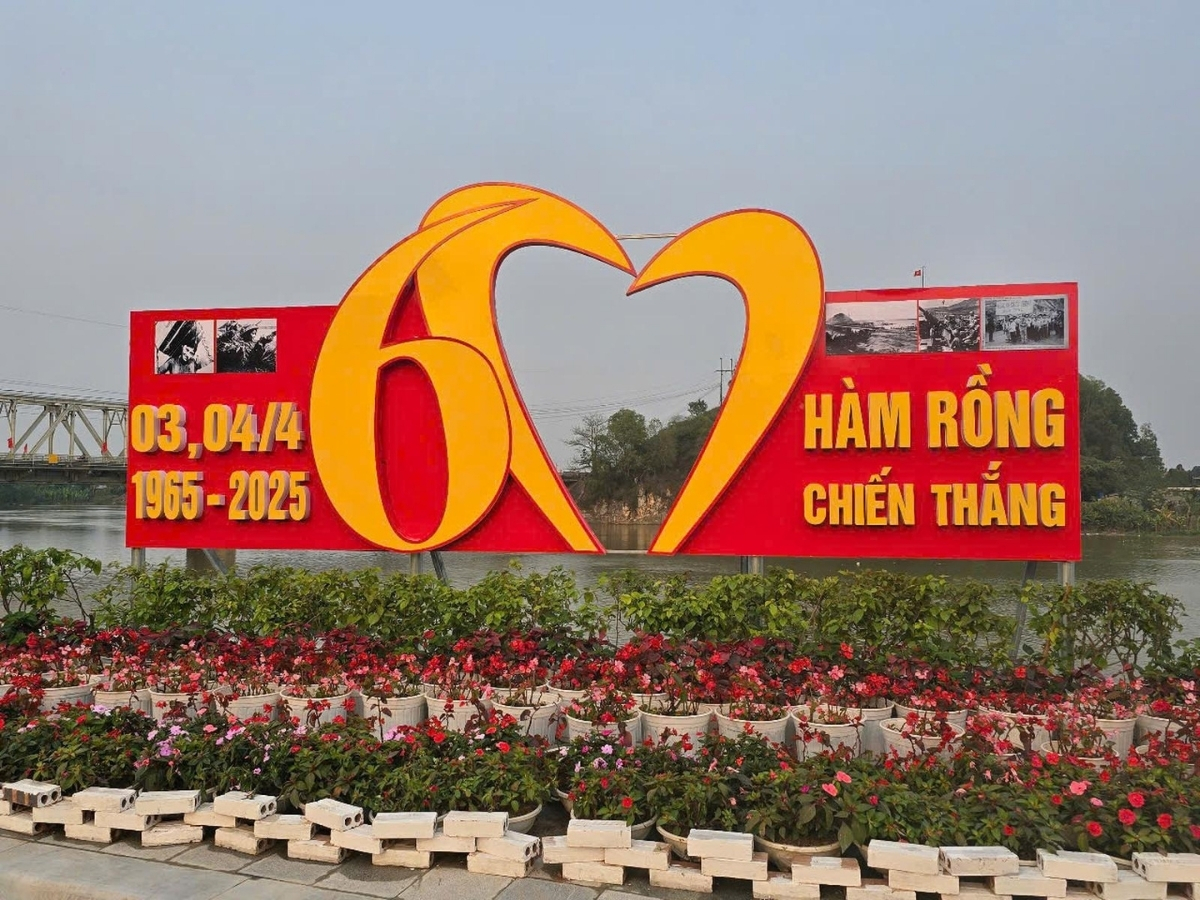 Thanh Hóa kỉ niệm 60 năm ngày chiến thắng Hàm Rồng Thanh Hóa kỉ niệm 60 năm ngày chiến thắng Hàm Rồng