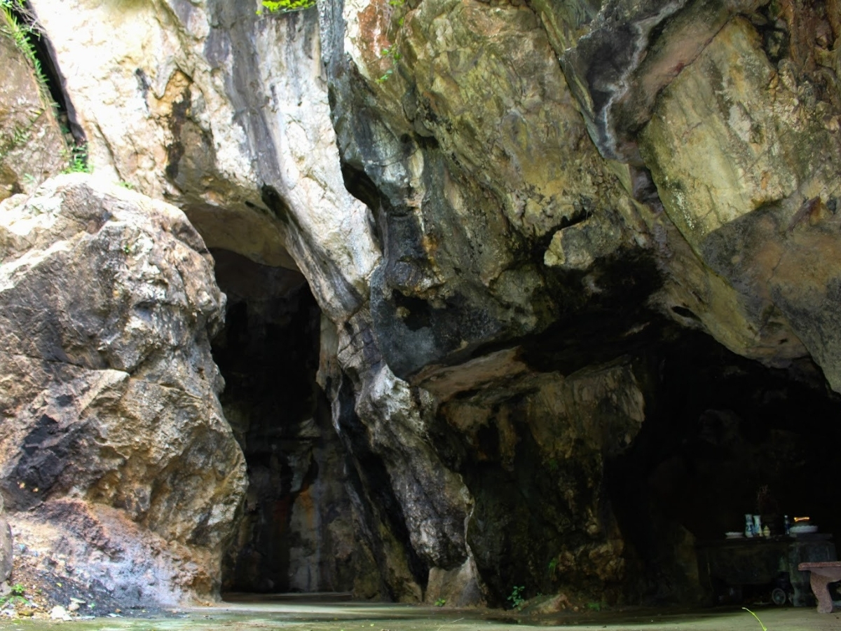 Khung cảnh động Long Quang trong nắng mai.  Khung cảnh động Long Quang trong nắng mai.