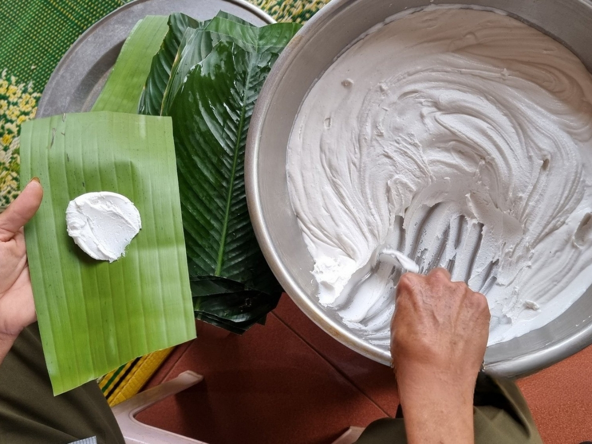 Quy trình làm bánh răng bừa đòi hỏi đôi bàn tay khéo léo của người làm. Quy trình làm bánh răng bừa đòi hỏi đôi bàn tay khéo léo của người làm.