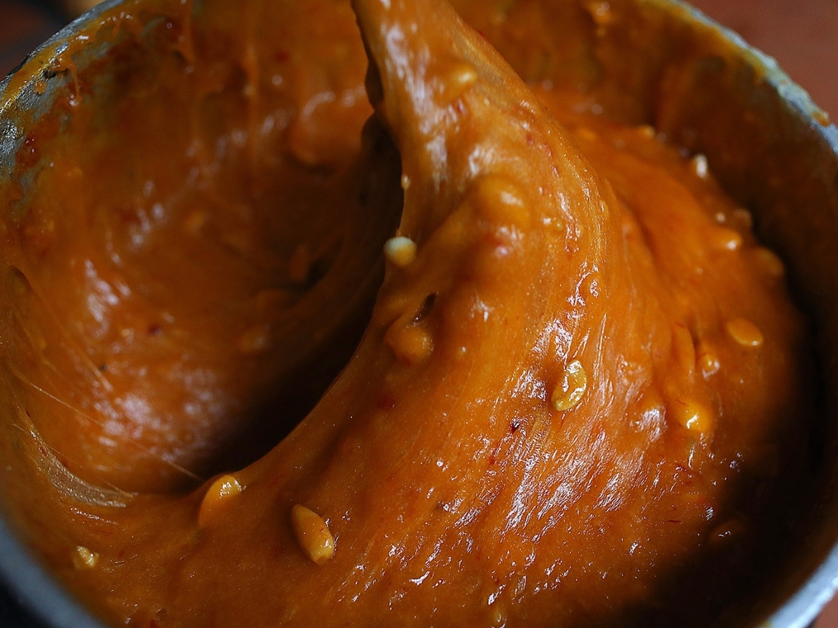 Công đoạn trộn các nguyên liệu đòi hỏi tay nghề cao.  Công đoạn trộn các nguyên liệu đòi hỏi tay nghề cao.