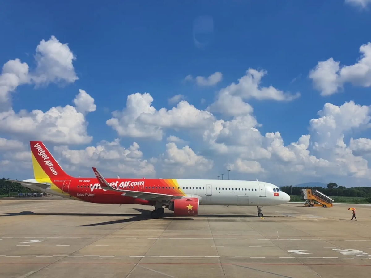 Vietjet Air triển khai nhiều chuyến bay với mức giá hợp lý cùng nhiều ưu đãi hấp dẫn. Vietjet Air triển khai nhiều chuyến bay với mức giá hợp lý cùng nhiều ưu đãi hấp dẫn.