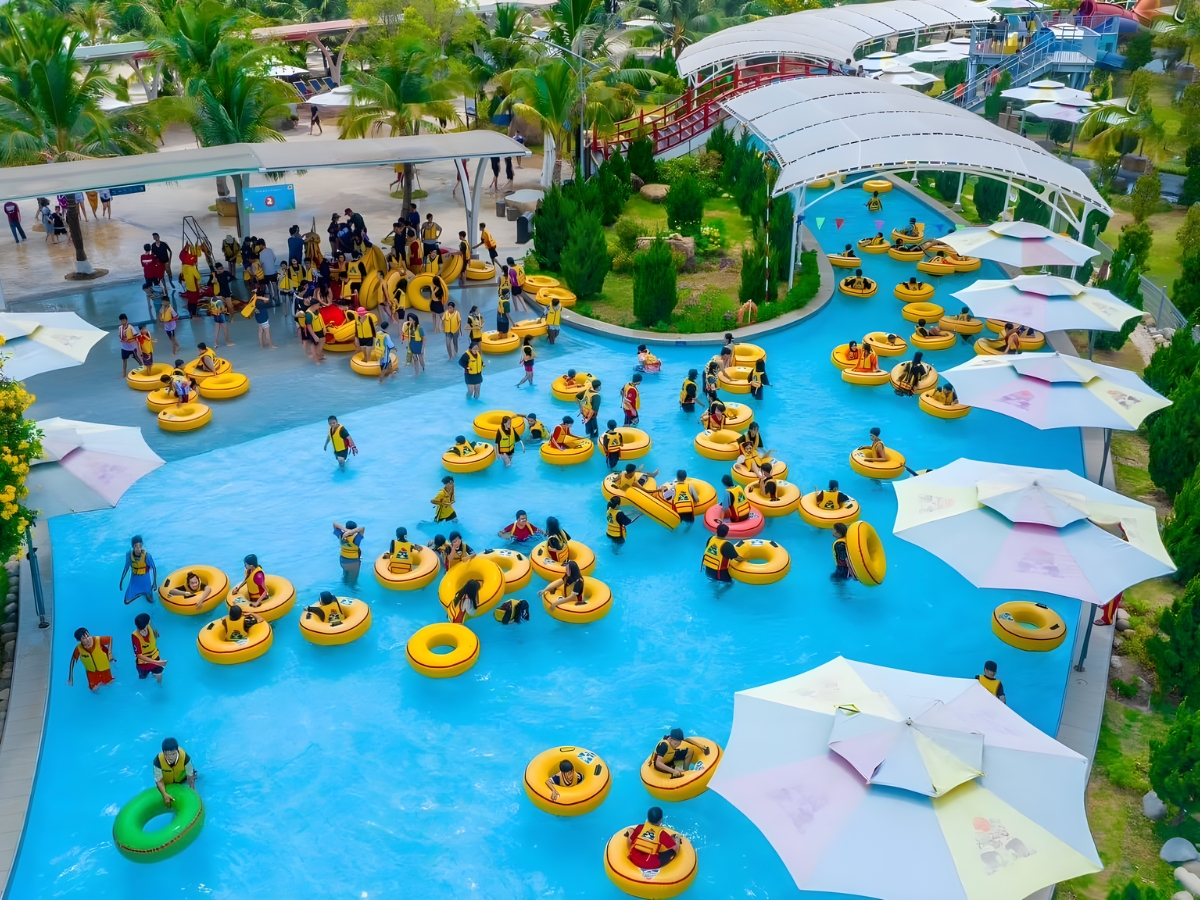 Kết hợp trải nghiệm vui chơi, giải trí tại Sun World Sam Son. Kết hợp trải nghiệm vui chơi, giải trí tại Sun World Sam Son.