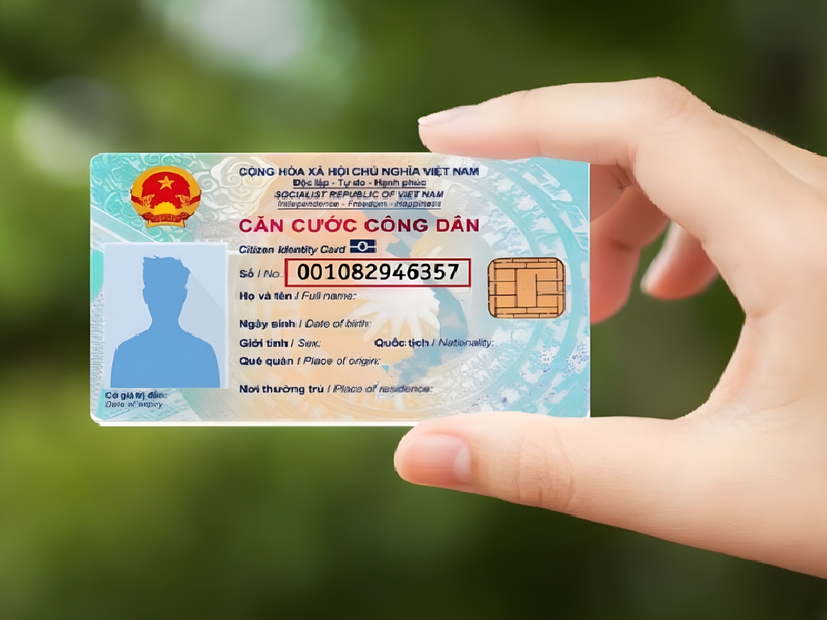 Với những tuyến đường xa hãy chuẩn bị sẵn giấy tờ tùy thân đề phòng trường hợp cần dùng đến.  Với những tuyến đường xa hãy chuẩn bị sẵn giấy tờ tùy thân đề phòng trường hợp cần dùng đến.