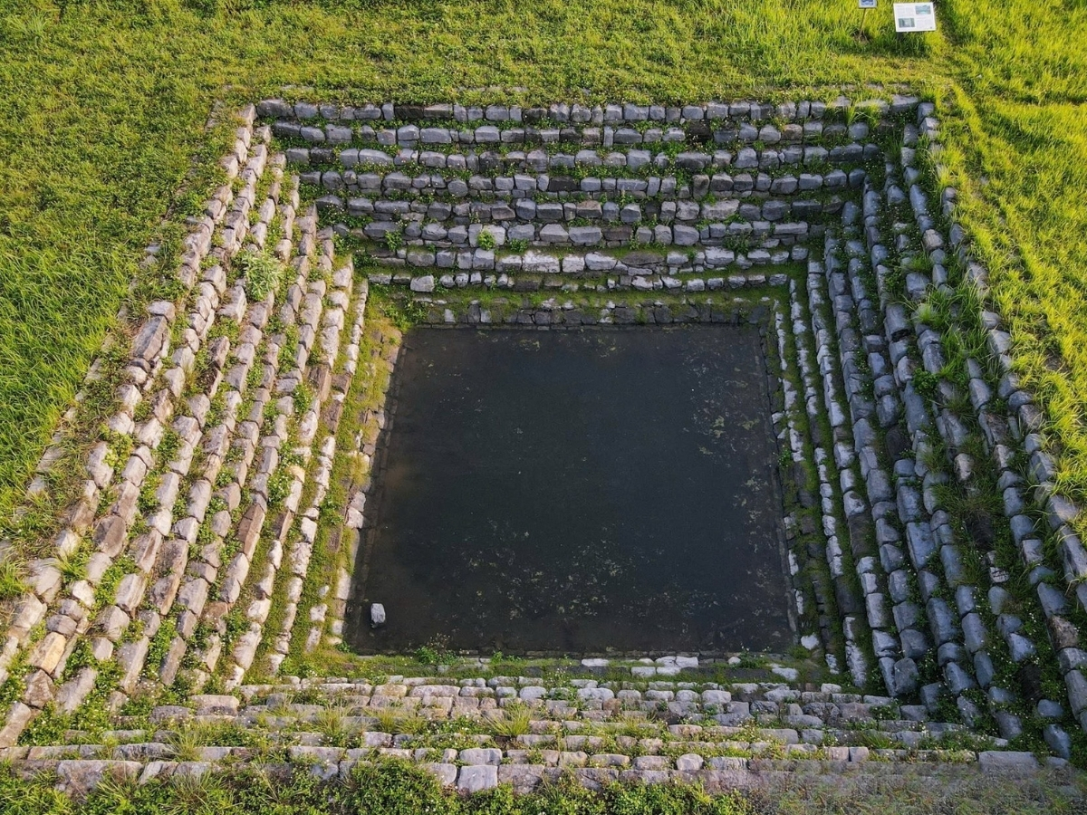 Công trình giếng vua tại khu vực đàn Nam Giao nhà Hồ. 