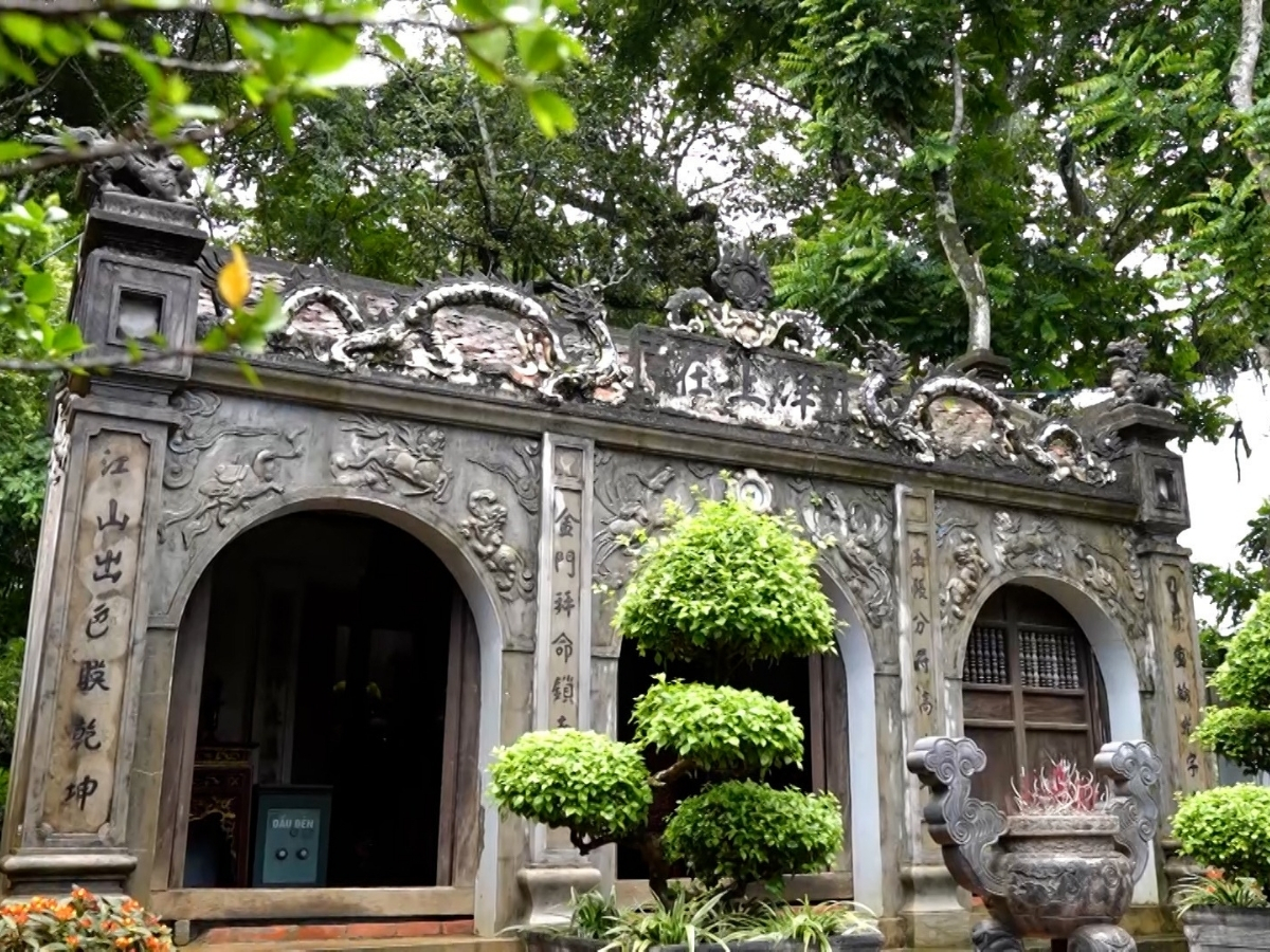 Ngôi đền thờ Đức thánh chúa bà Nương A Thiện.