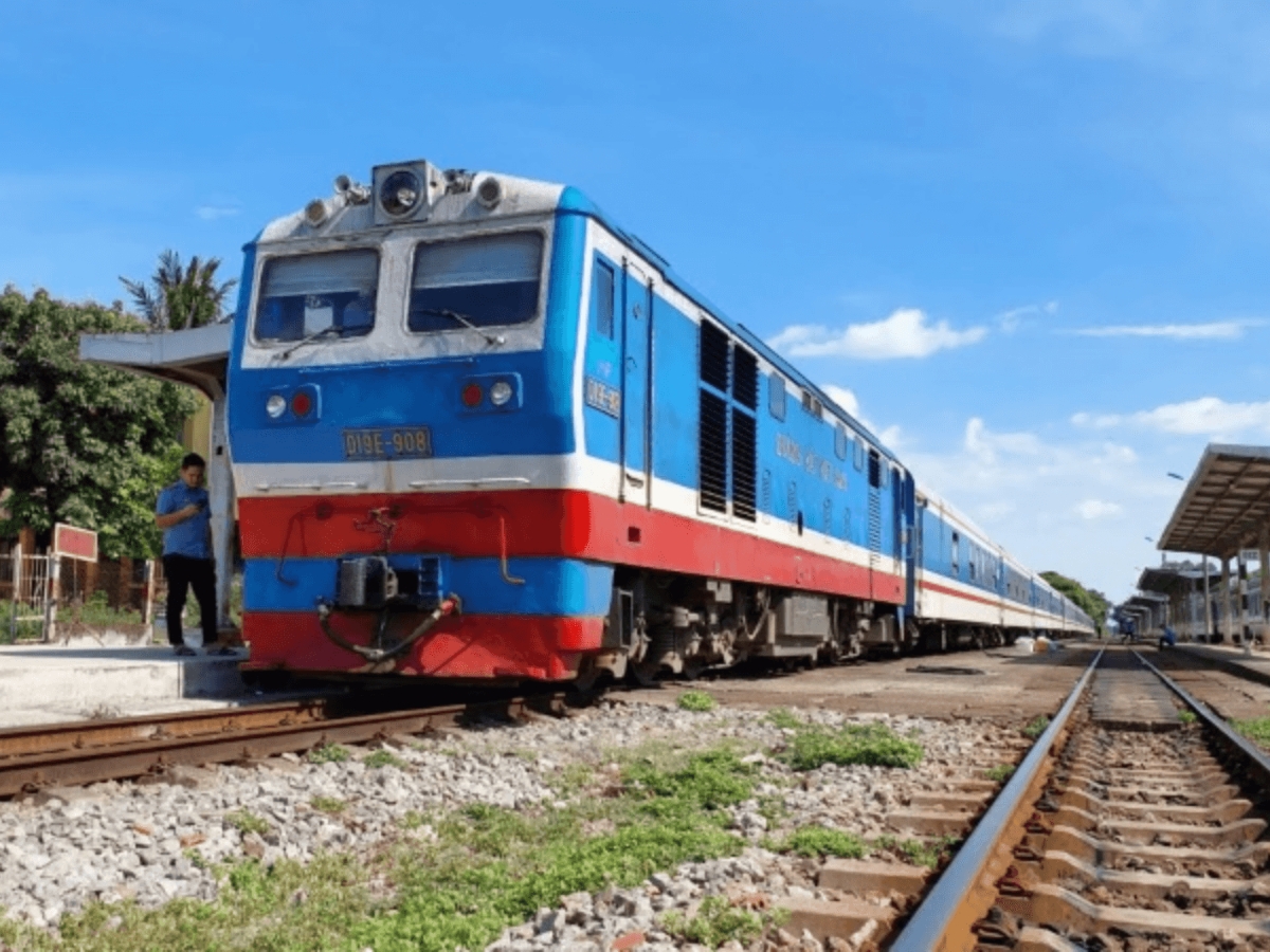 Di chuyển bằng tàu hỏa Bắc - Nam vừa an toàn, lại tiết kiệm