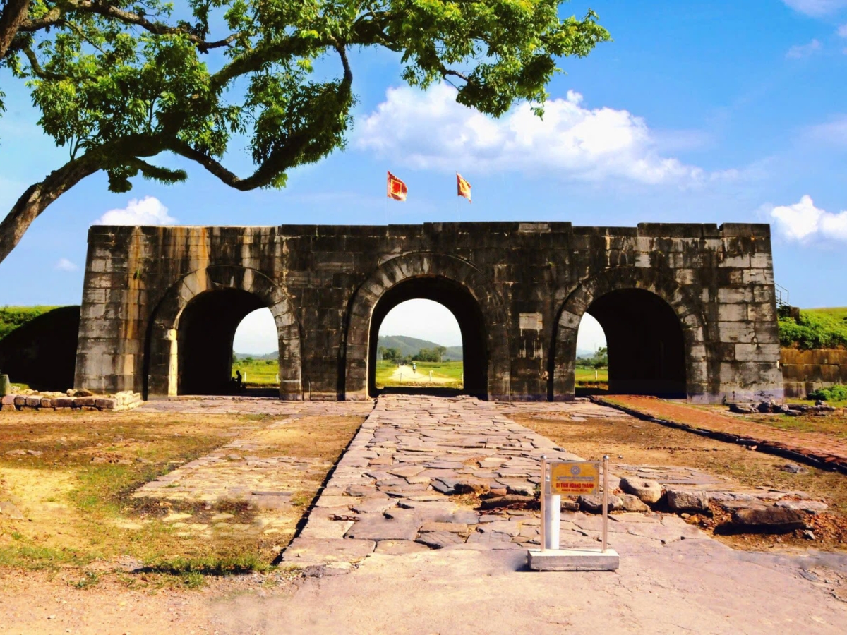 Thành nhà Hồ được UNESCO công nhận là Di sản Văn hóa Thế giới.