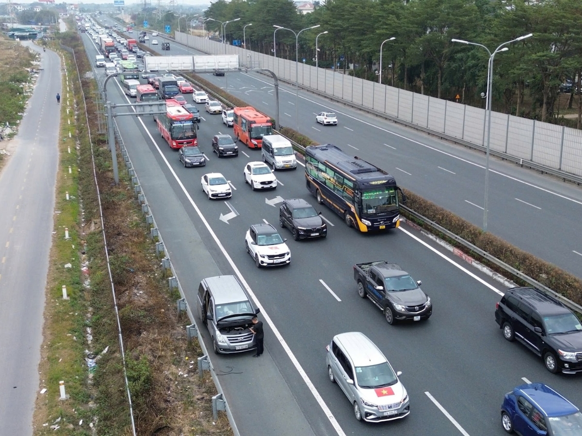 Tuyến đường Pháp Vân - Cầu Giẽ đưa du khách đến với Thanh Hóa.